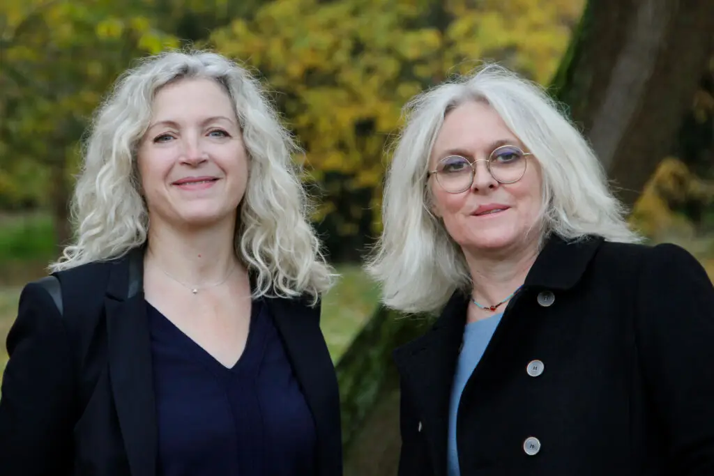 A propos 2 Photo de l'équipe d'Avousl'immo - agence immobilière à Rueil-Malmaison, avec Nathalie Velé et Isabelle Dunaire.